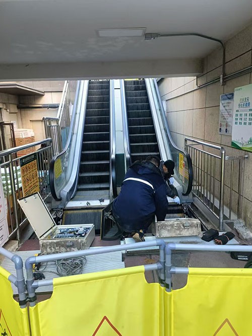 扶梯维修保养